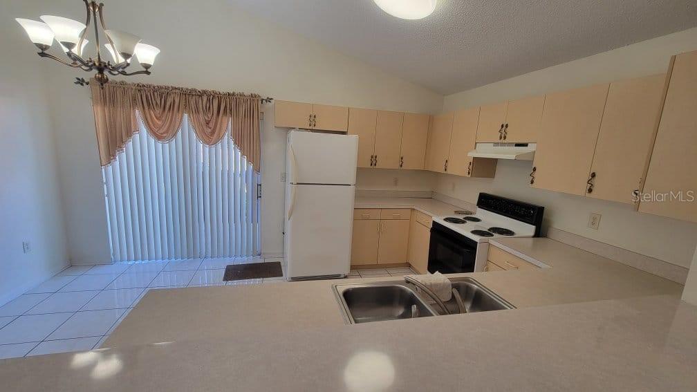 Image 7 of 33 For 2405 Condado Court