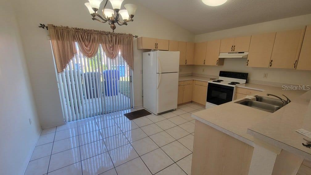 Image 8 of 33 For 2405 Condado Court