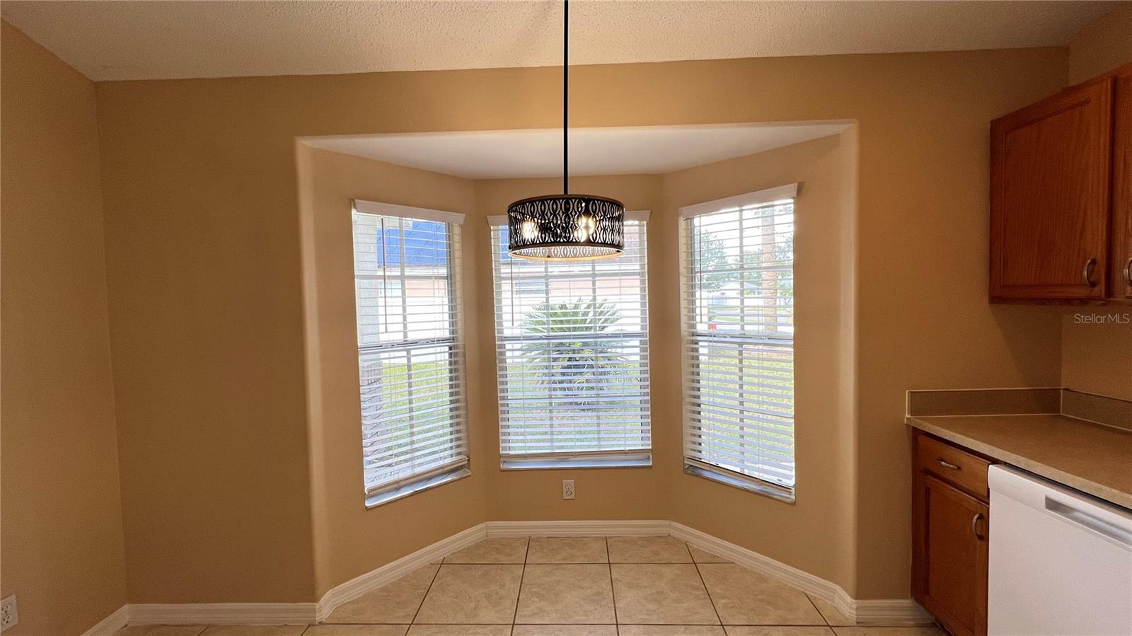 Image 11 of 40 For 15915 Heron Hill Street