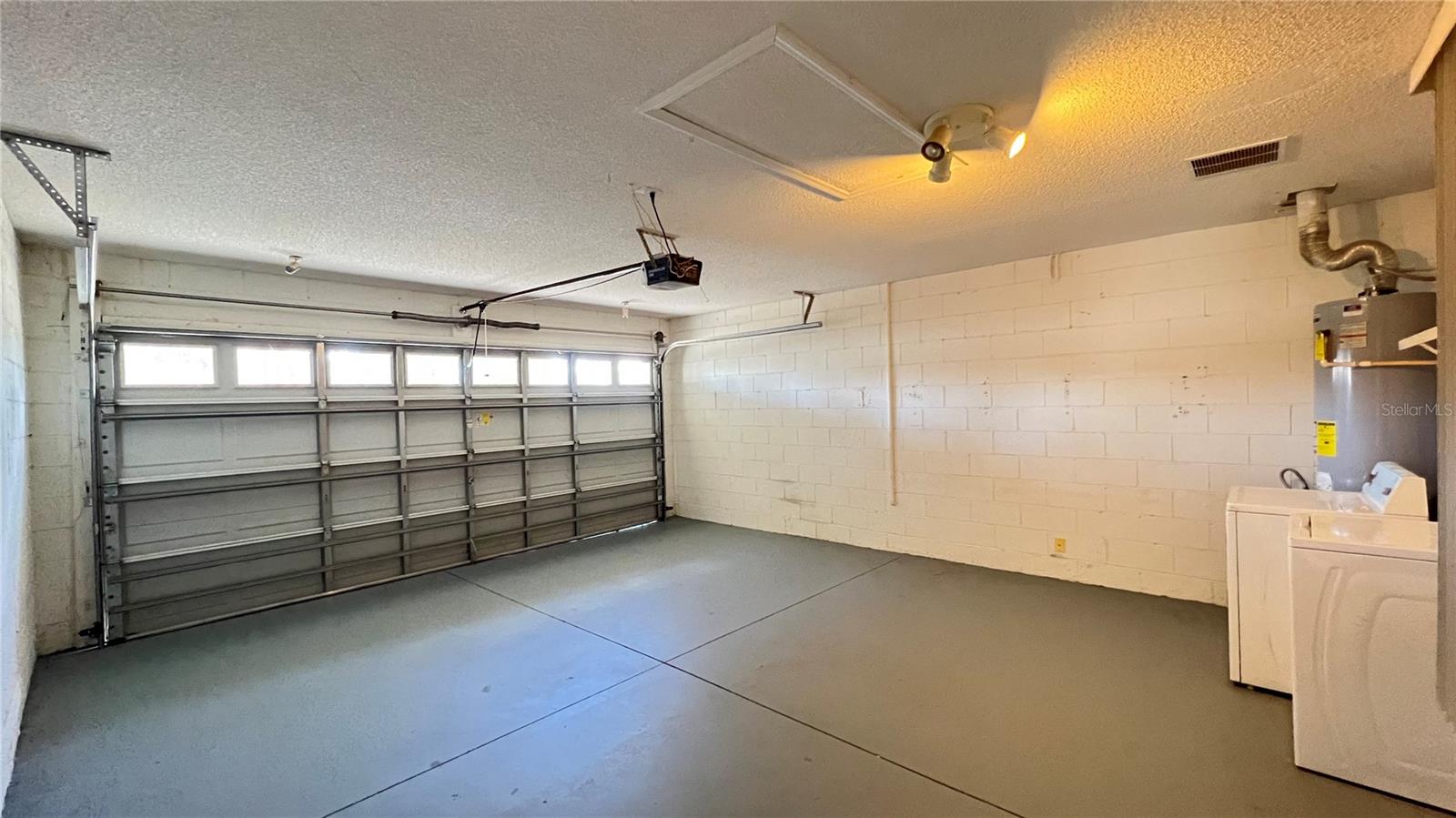 Image 13 of 40 For 15915 Heron Hill Street