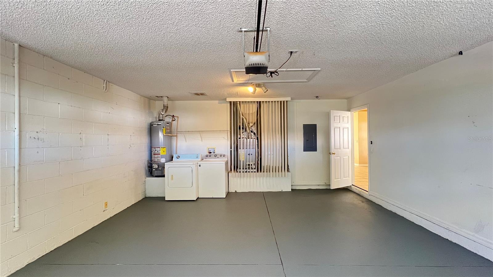 Image 18 of 40 For 15915 Heron Hill Street