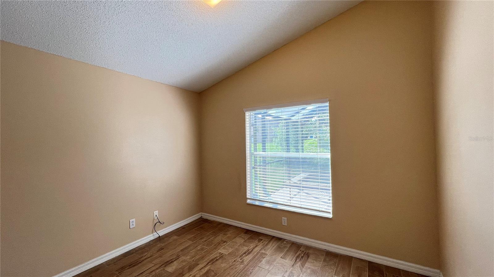 Image 29 of 40 For 15915 Heron Hill Street