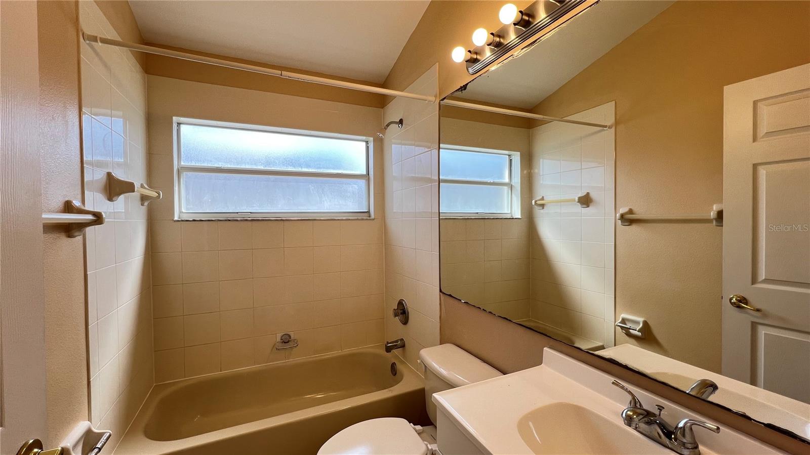 Image 30 of 40 For 15915 Heron Hill Street