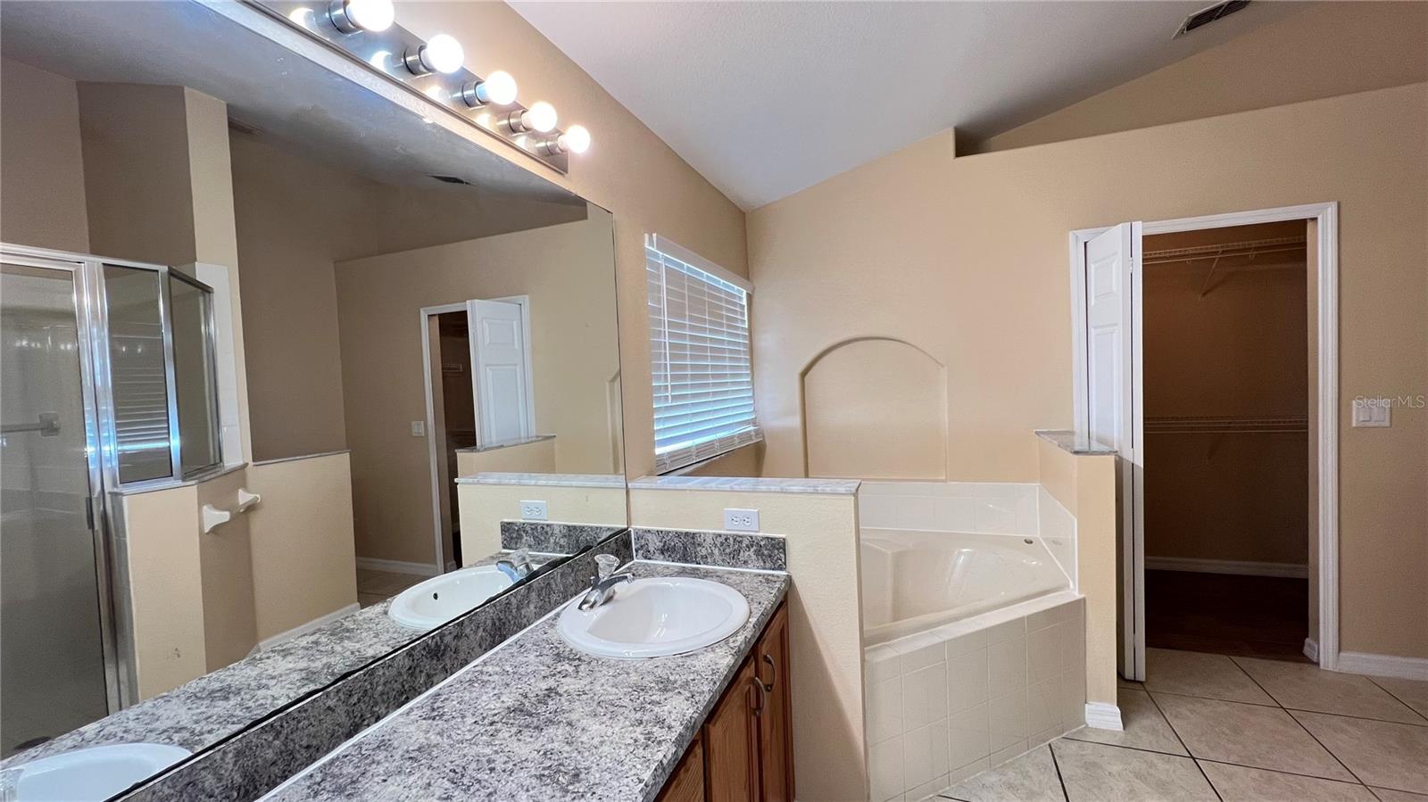 Image 31 of 40 For 15915 Heron Hill Street