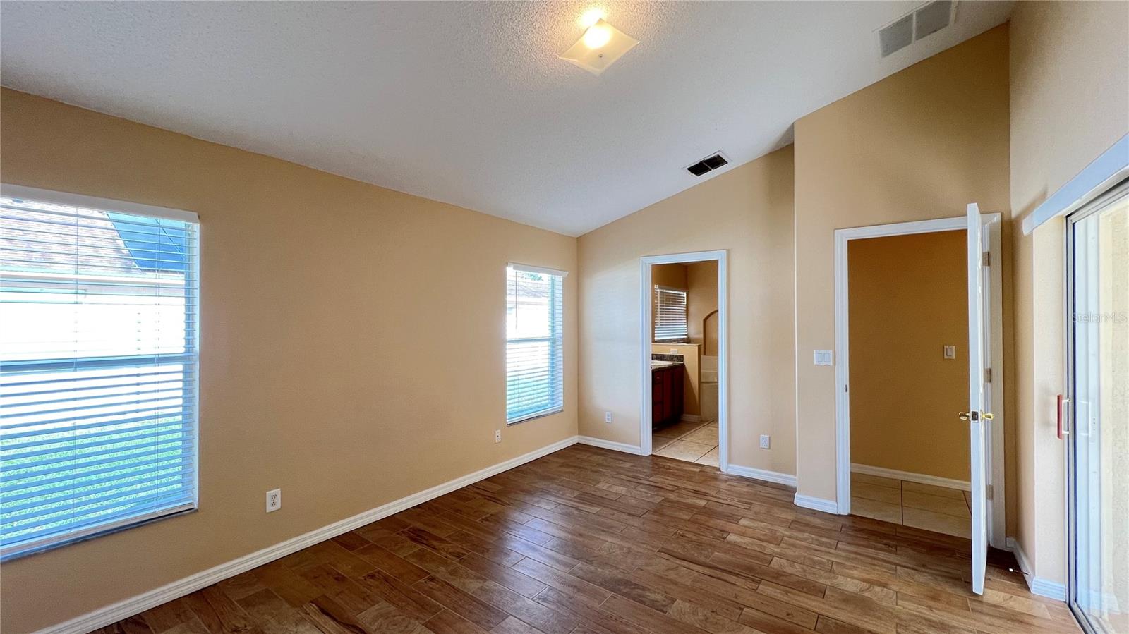 Image 32 of 40 For 15915 Heron Hill Street