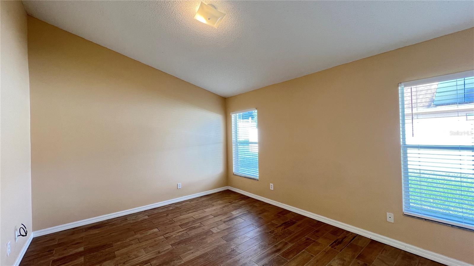 Image 33 of 40 For 15915 Heron Hill Street