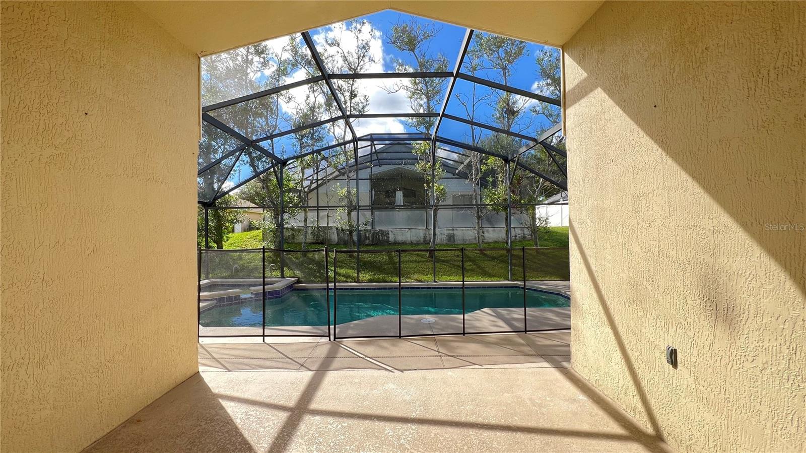 Image 34 of 40 For 15915 Heron Hill Street