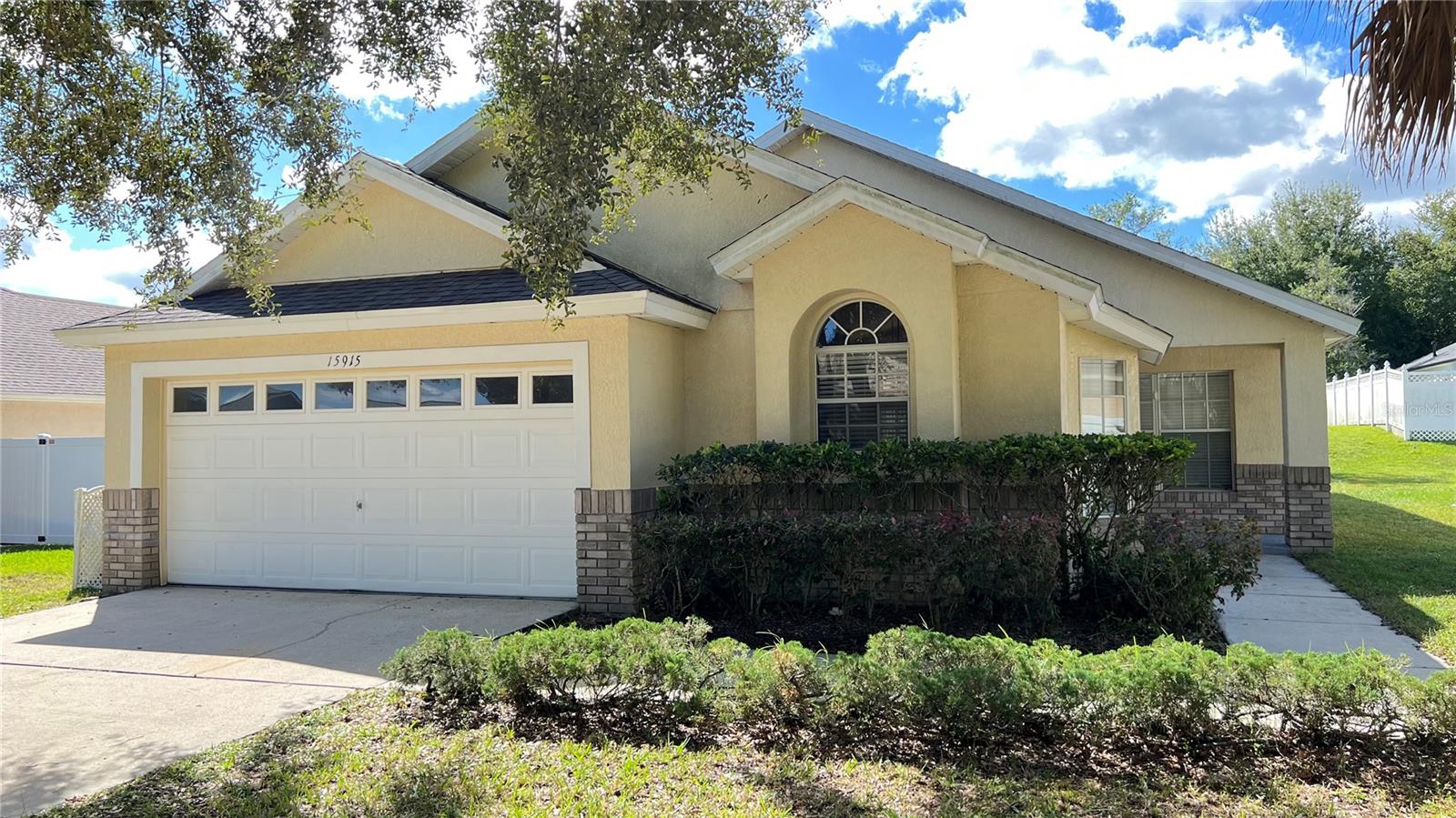 Image 4 of 40 For 15915 Heron Hill Street