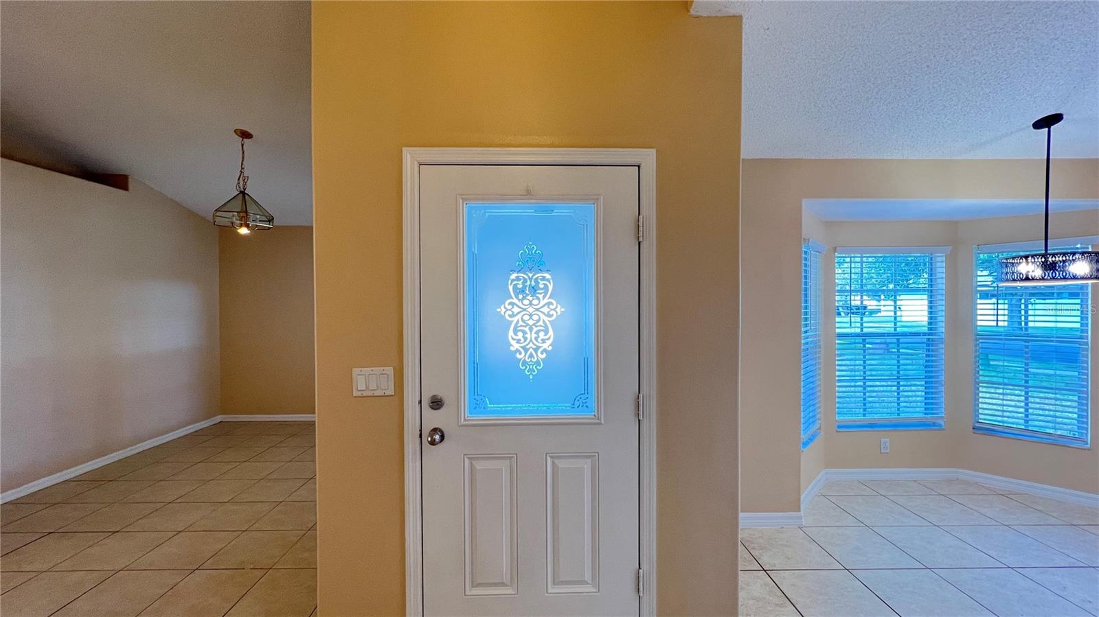 Image 5 of 40 For 15915 Heron Hill Street