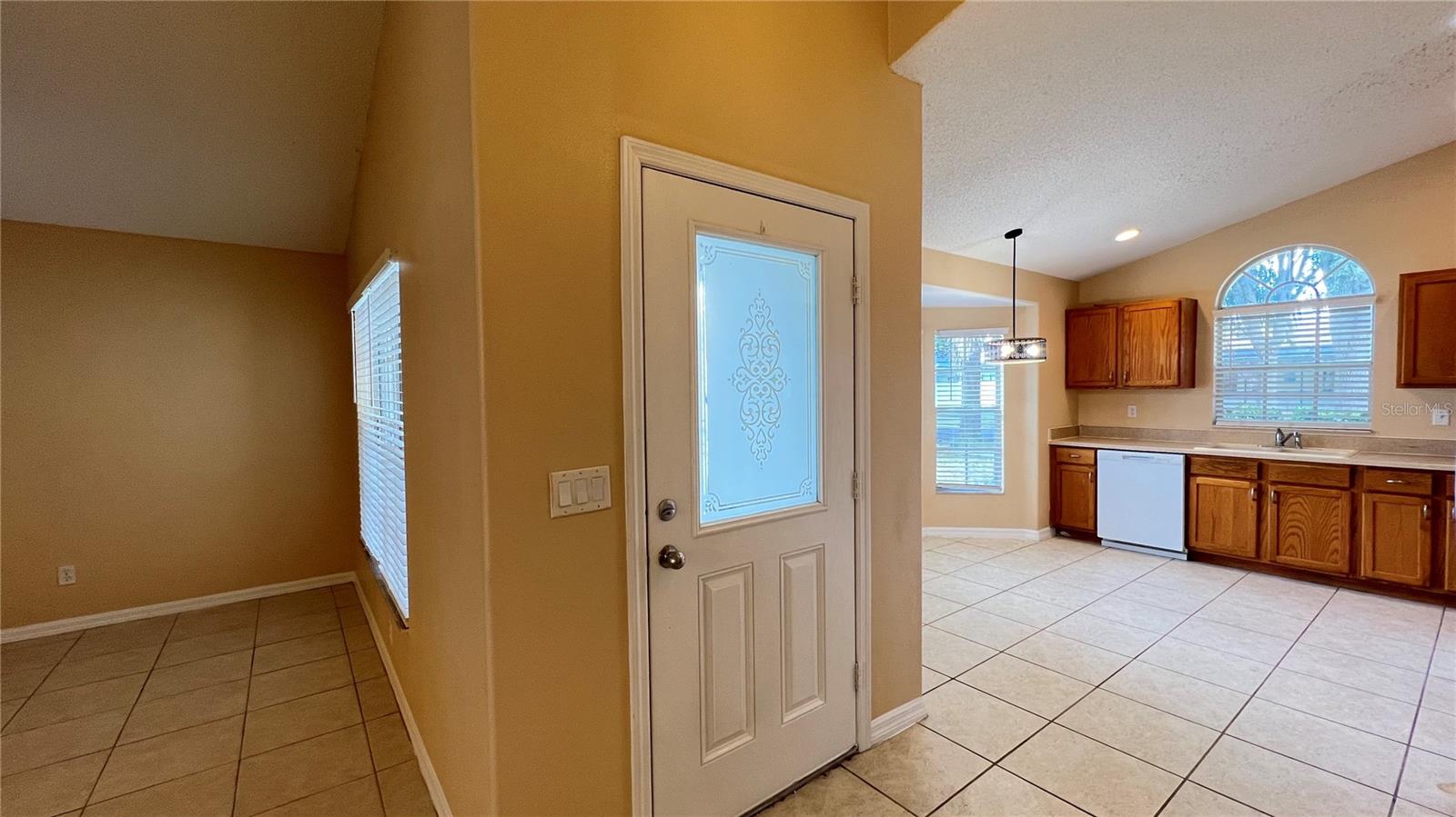 Image 6 of 40 For 15915 Heron Hill Street