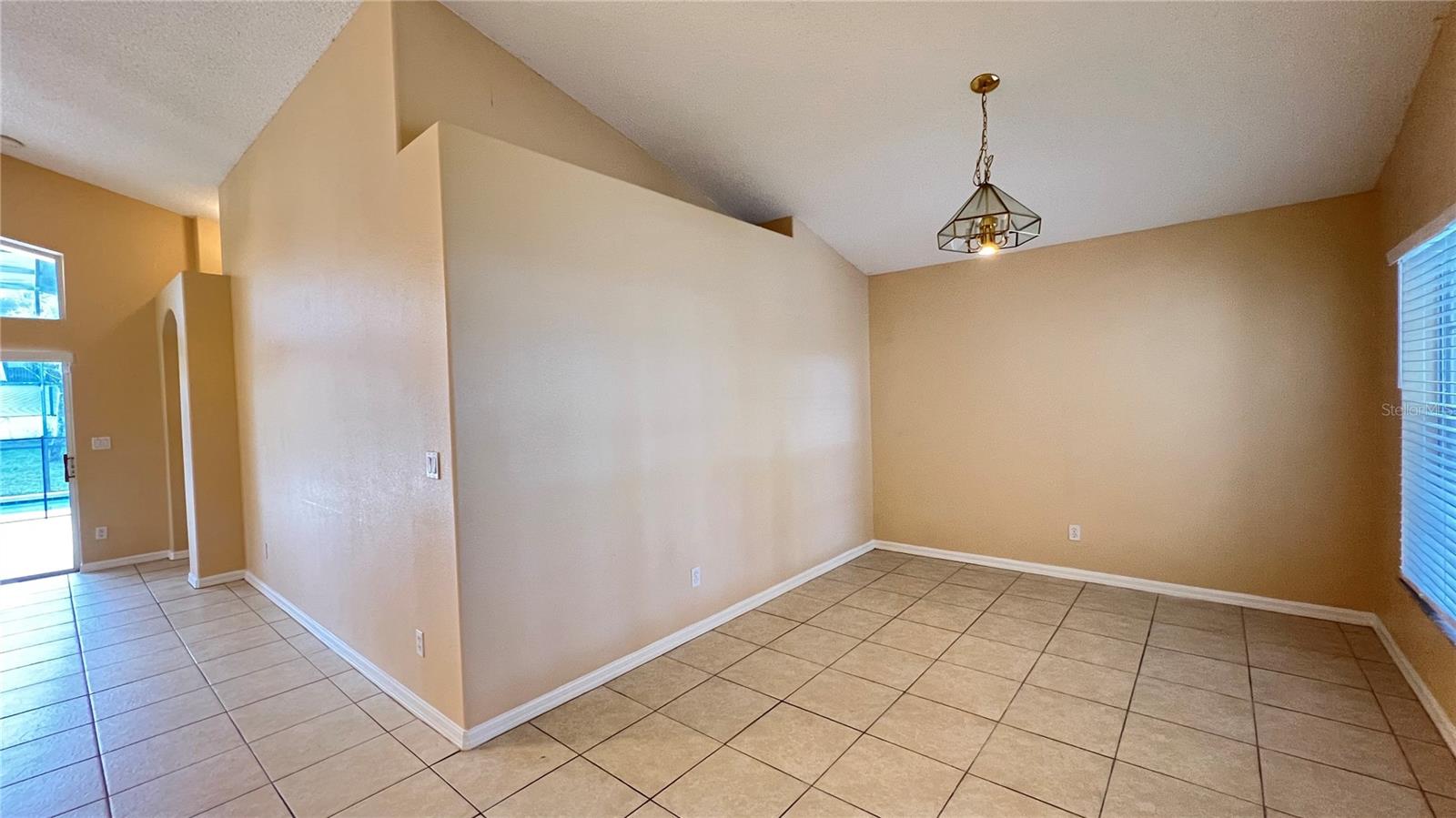 Image 8 of 40 For 15915 Heron Hill Street