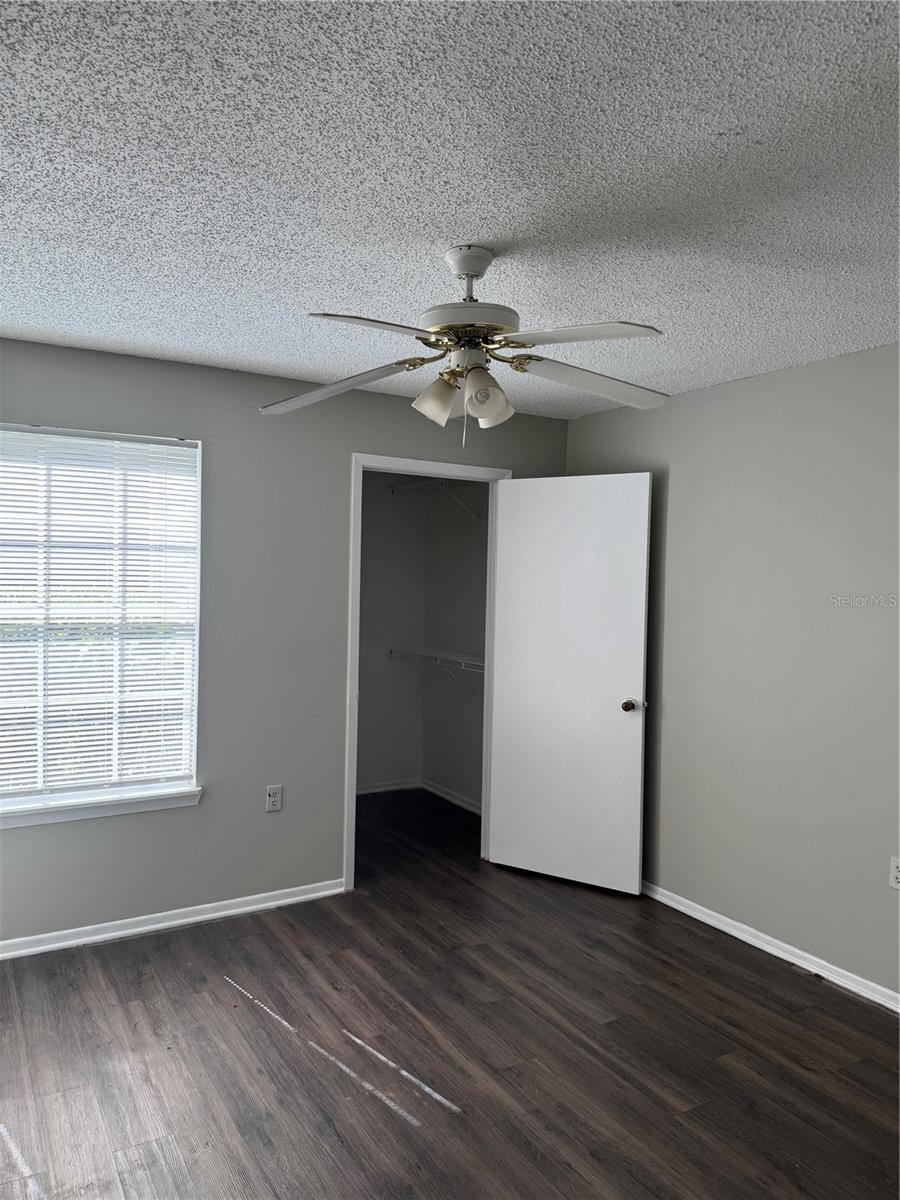 Image 4 of 9 For 1924 Lake Atriums Circle 50