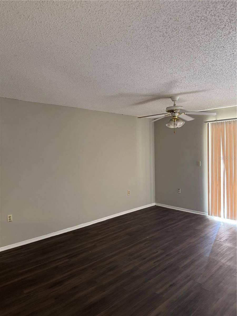 Image 5 of 9 For 1924 Lake Atriums Circle 50