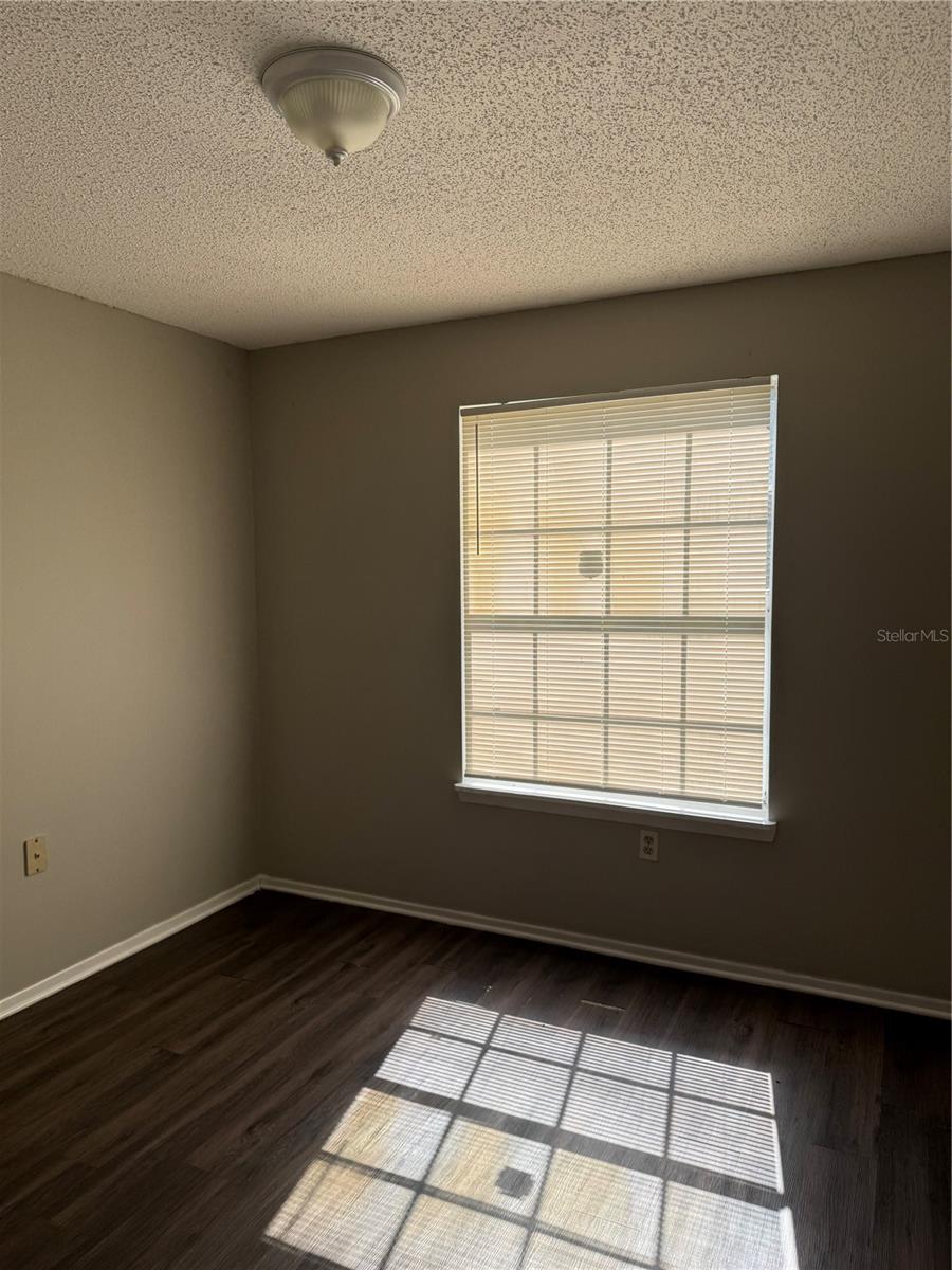 Image 8 of 9 For 1924 Lake Atriums Circle 50