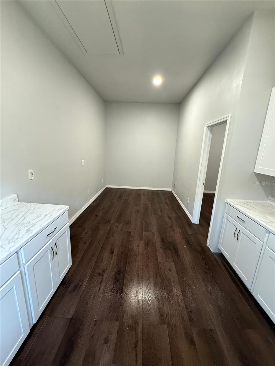 Image 3 of 7 For 1532 Reade Cir