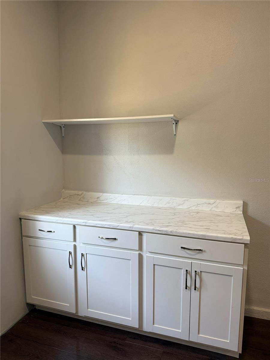 Image 4 of 7 For 1532 Reade Cir