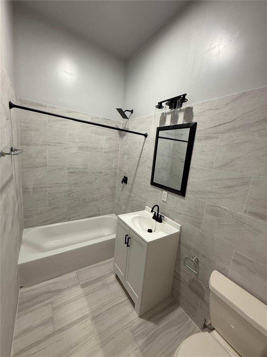 Image 7 of 7 For 1532 Reade Cir