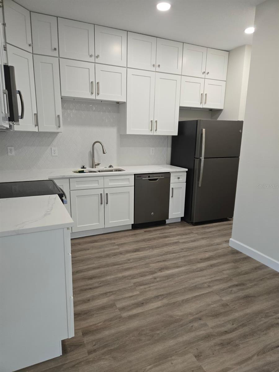 Image 8 of 20 For 1019 Oak Bluff Drive