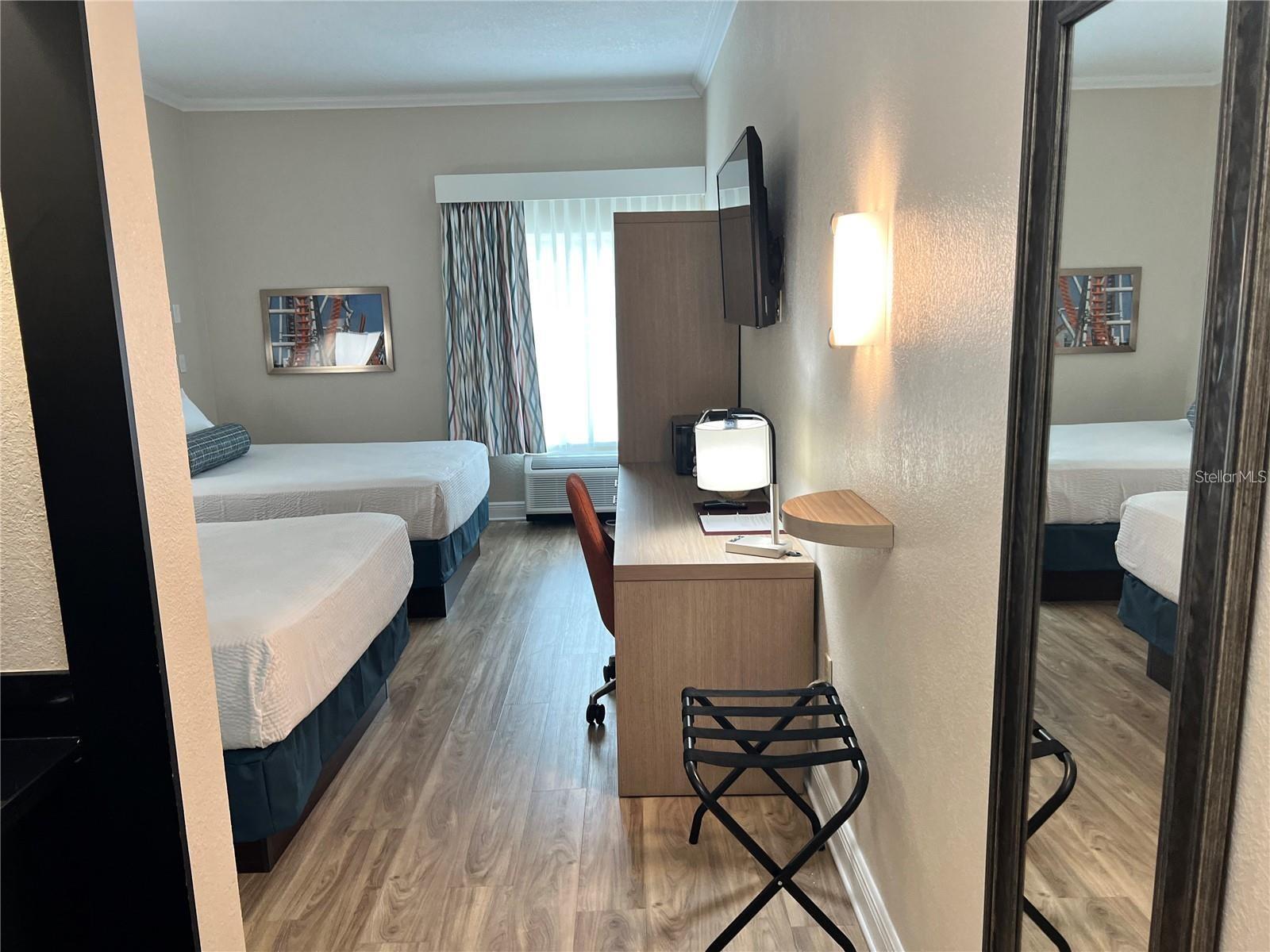 Image 4 of 15 For 3000 Maingate Lane 212