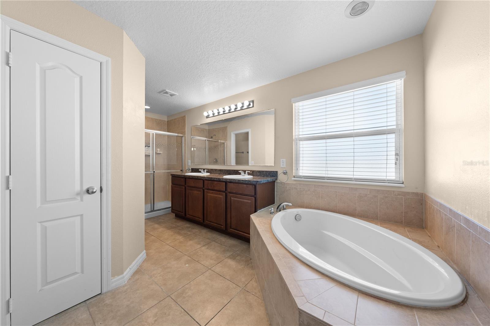 Image 31 of 56 For 3216 Olivia Breeze Drive