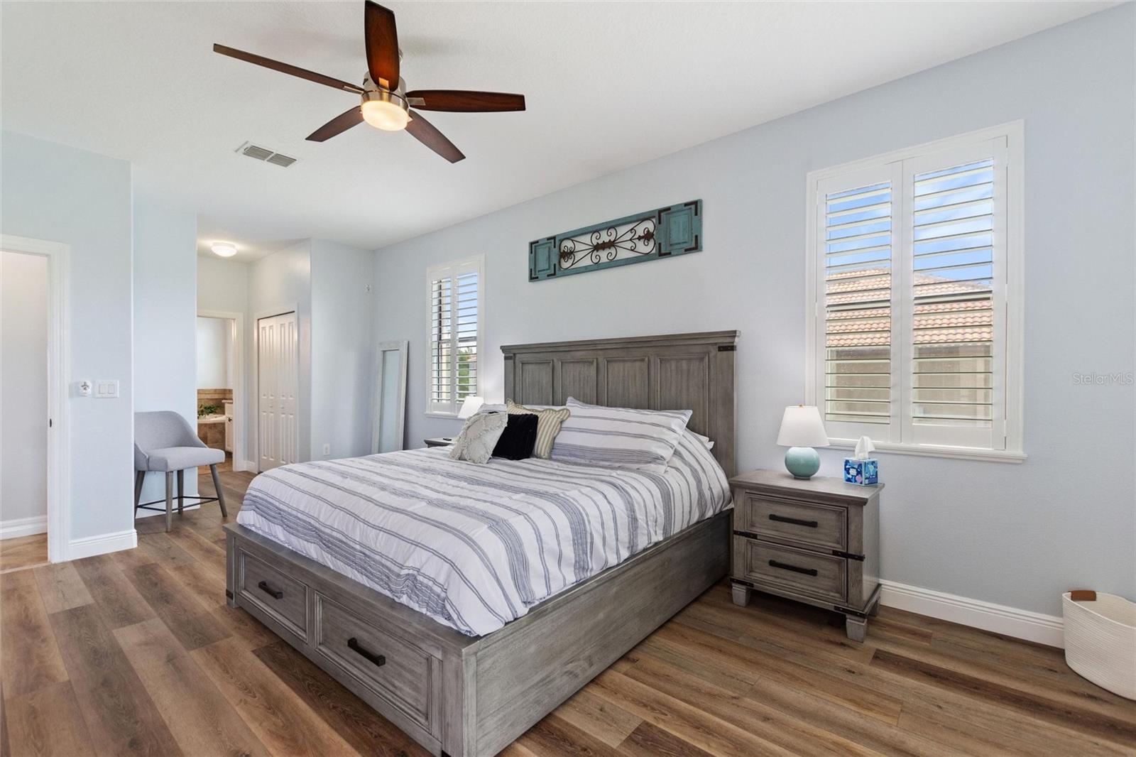 Image 16 of 64 For 8924 Dove Valley Way