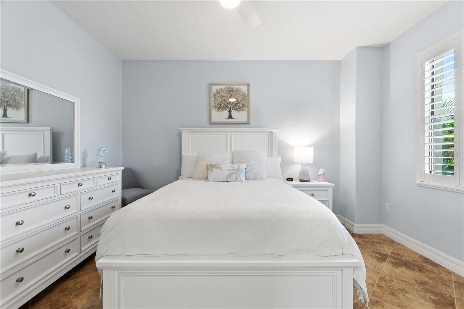 Image 24 of 64 For 8924 Dove Valley Way