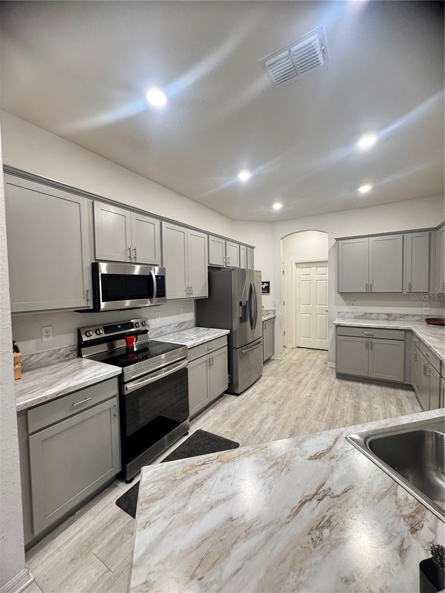 Image 18 of 28 For 4949 114th Street Road