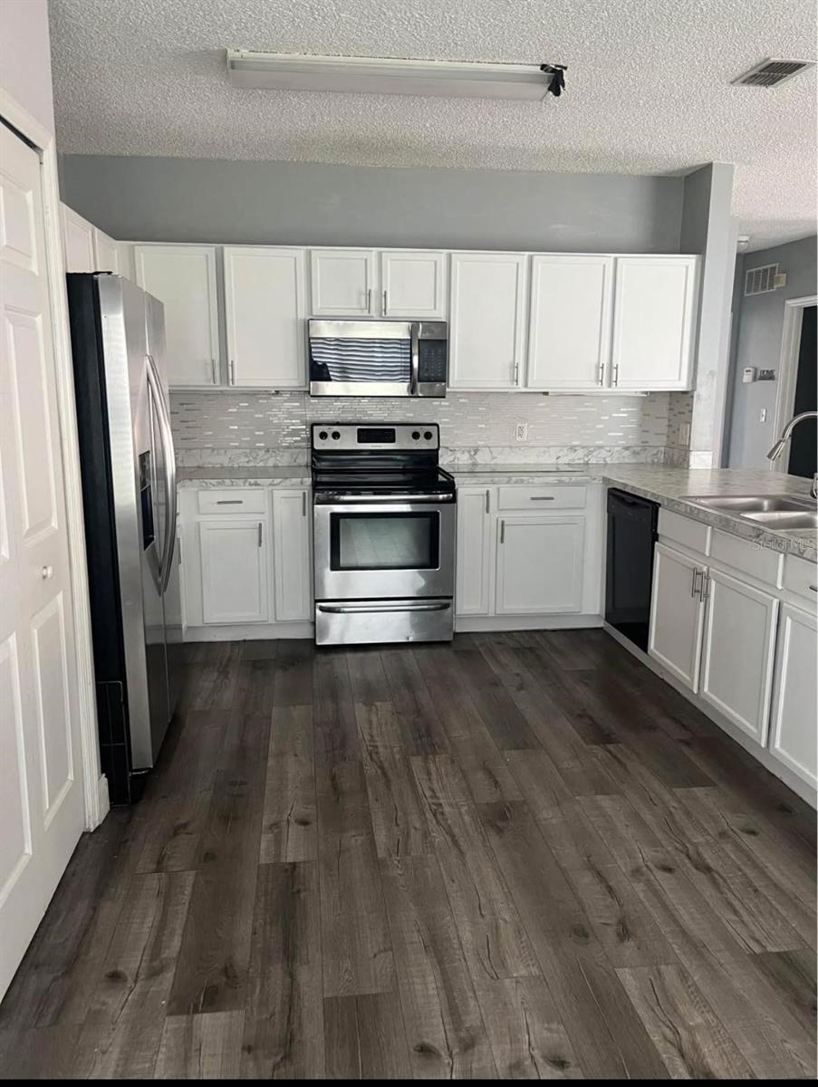 Image 5 of 20 For 2500 Jasmine Trace Drive