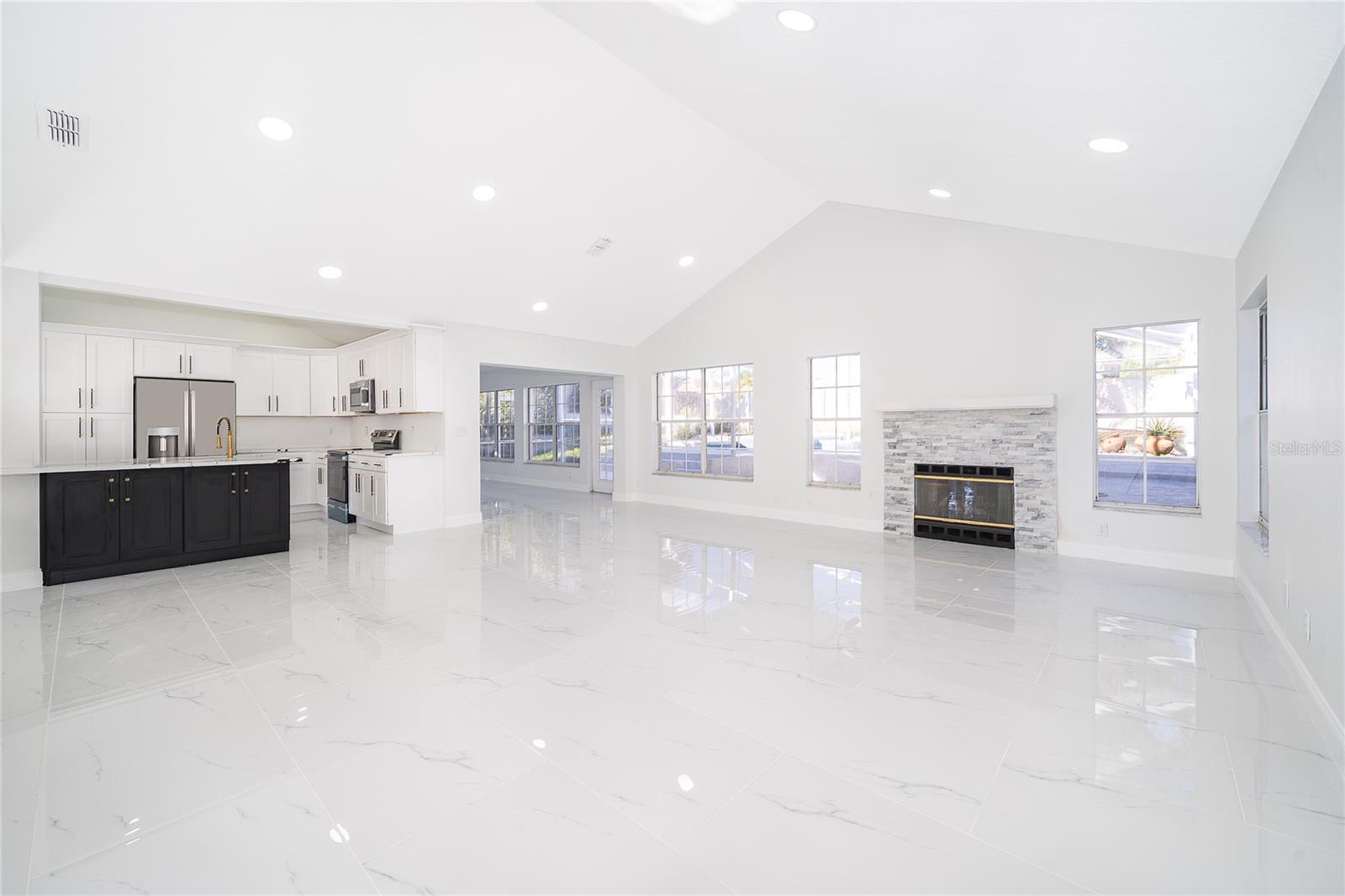 Image 17 of 41 For 1250 Glenmore Drive