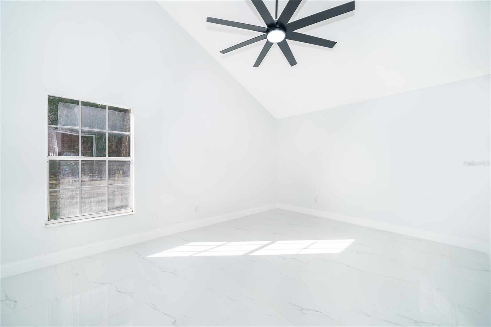 Image 26 of 41 For 1250 Glenmore Drive