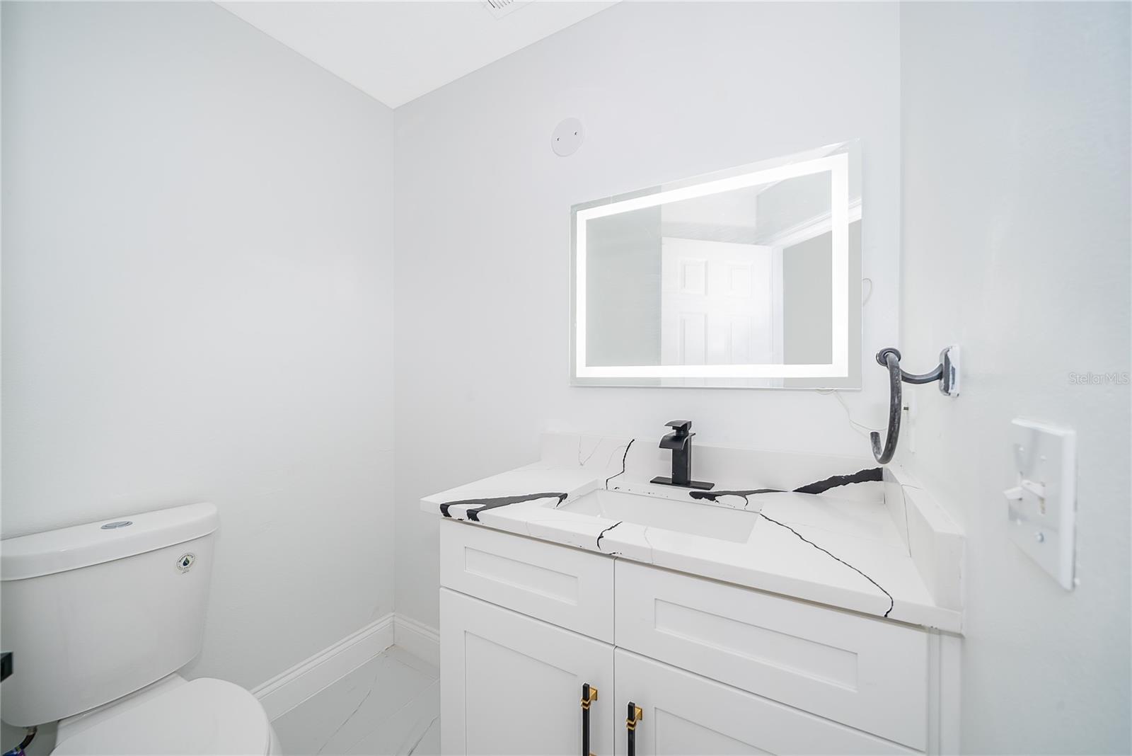 Image 27 of 41 For 1250 Glenmore Drive