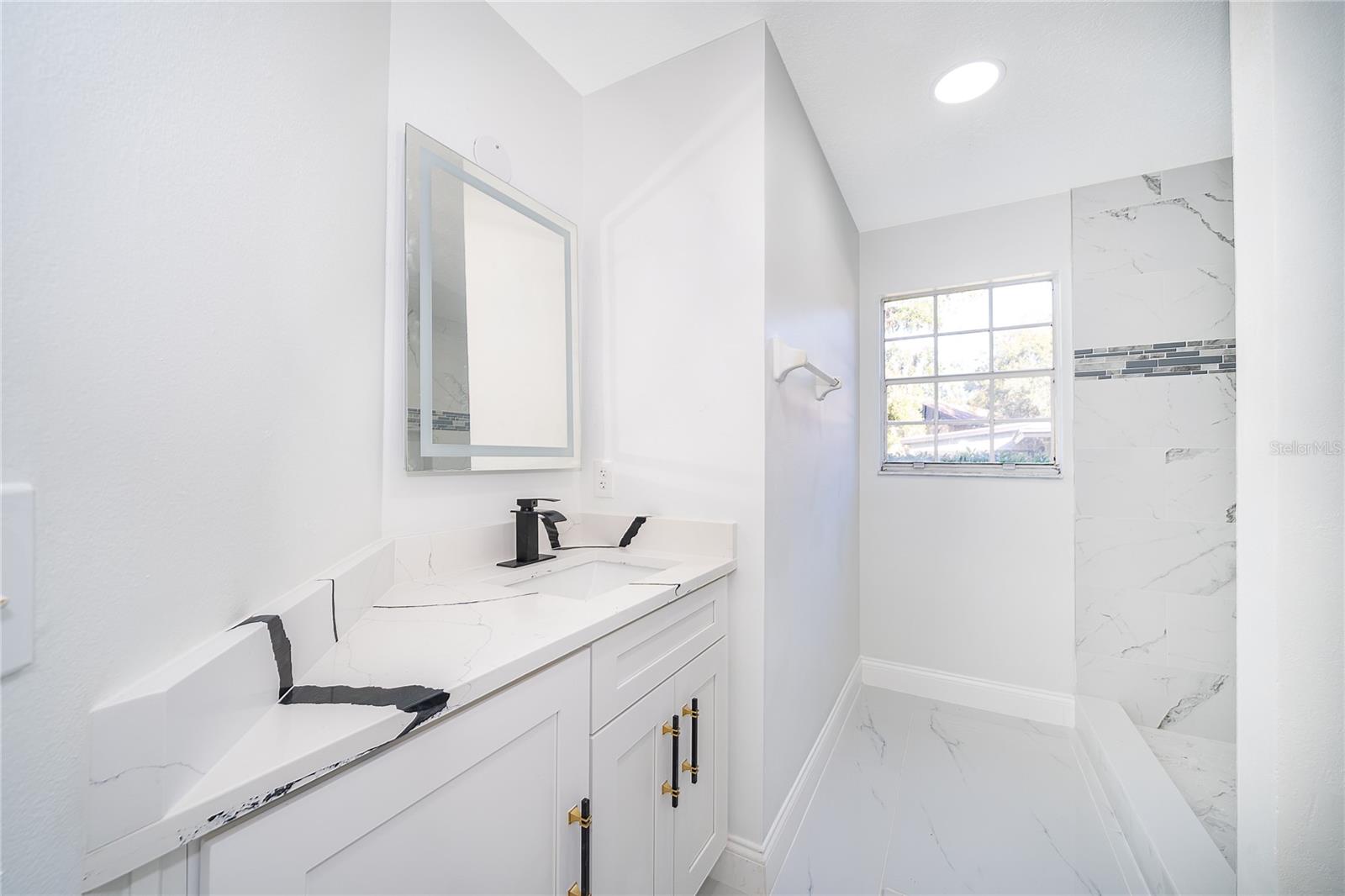 Image 31 of 41 For 1250 Glenmore Drive