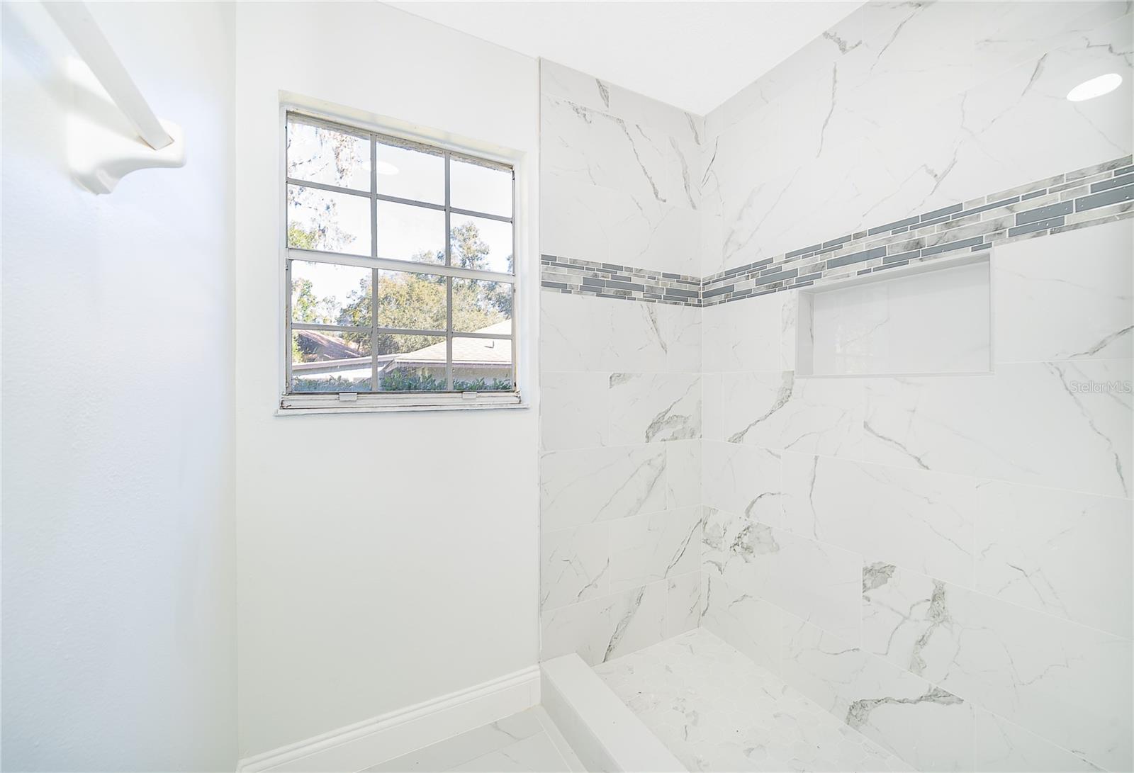 Image 32 of 41 For 1250 Glenmore Drive