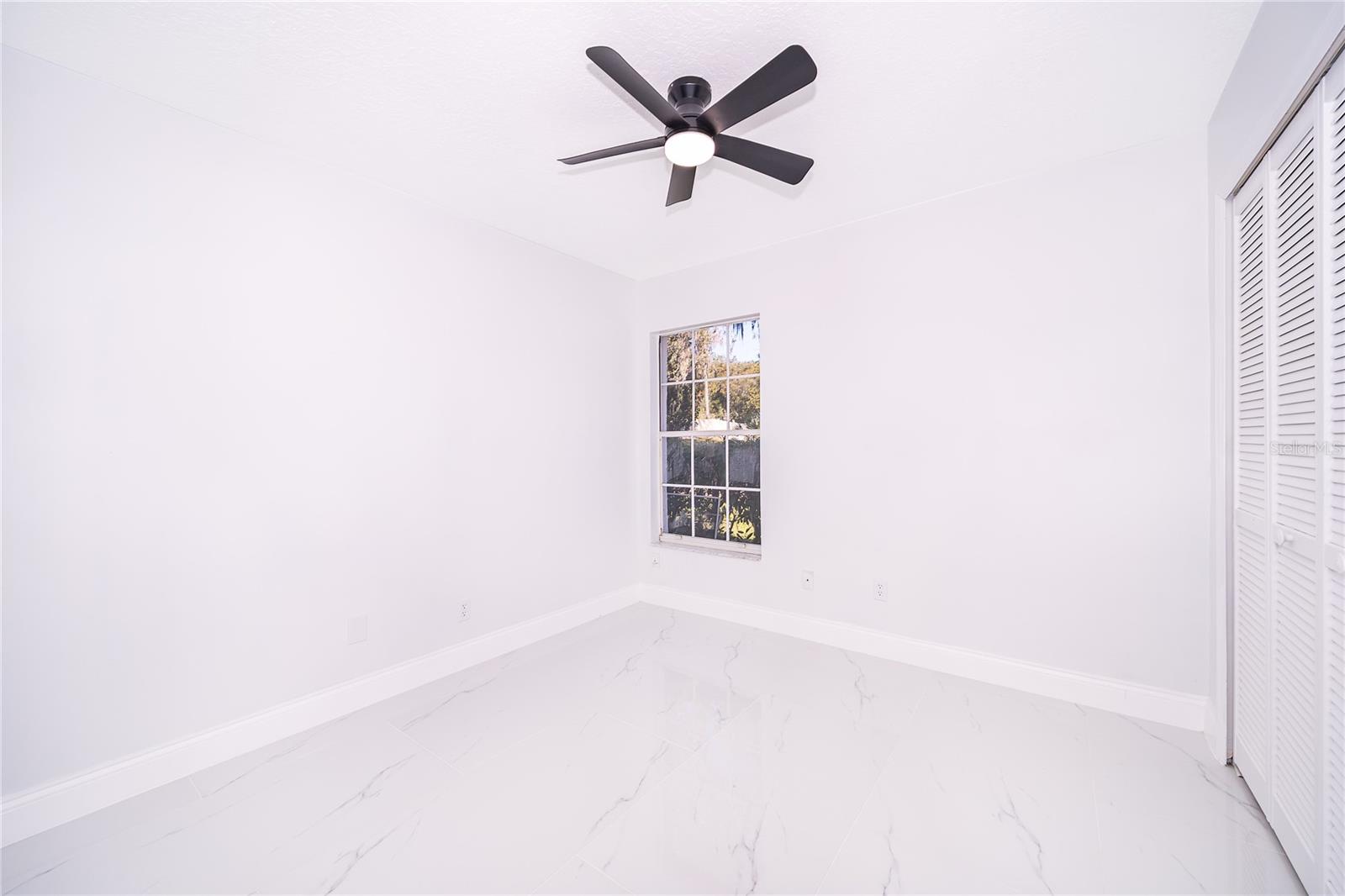 Image 33 of 41 For 1250 Glenmore Drive