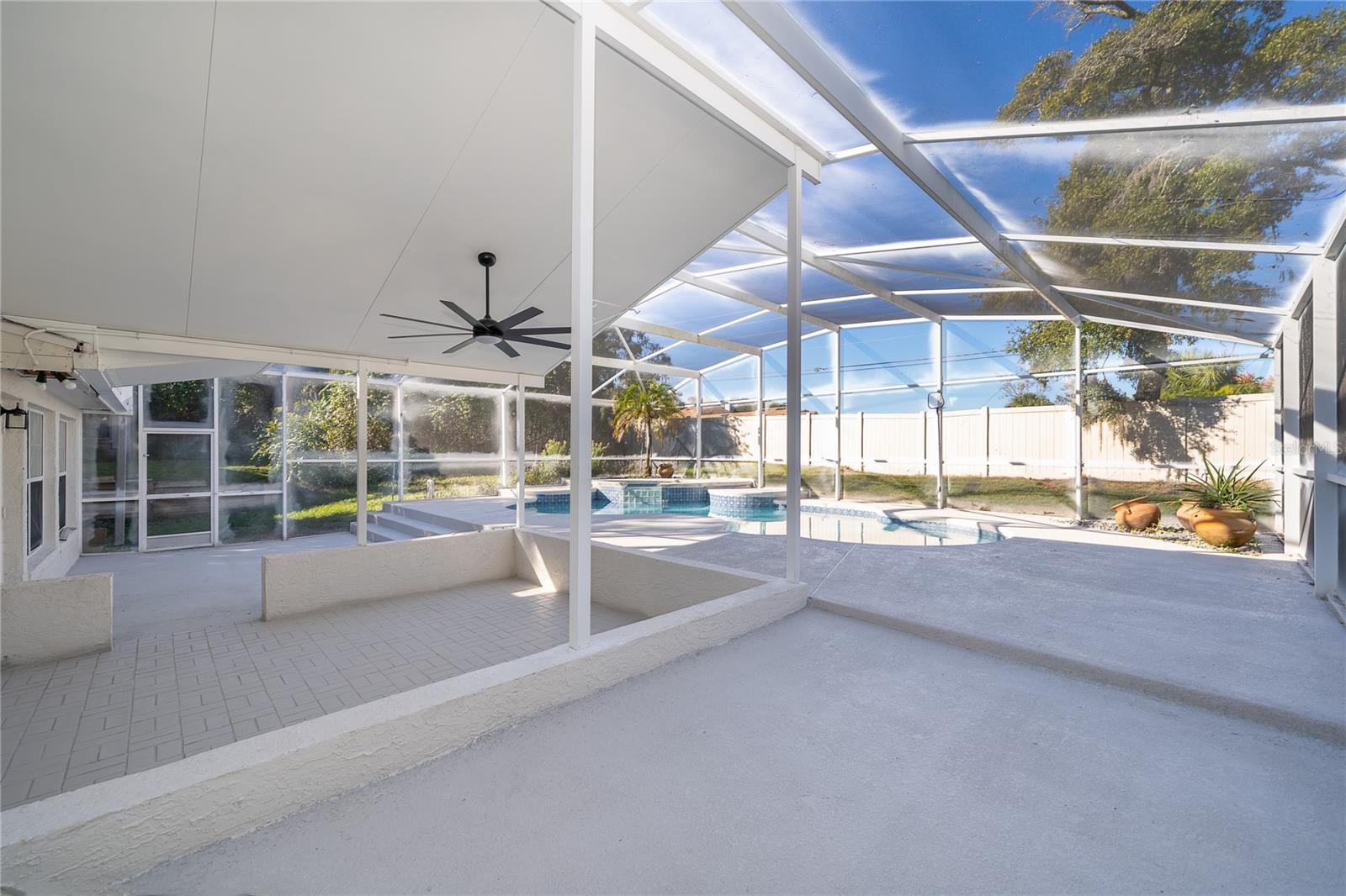 Image 36 of 41 For 1250 Glenmore Drive