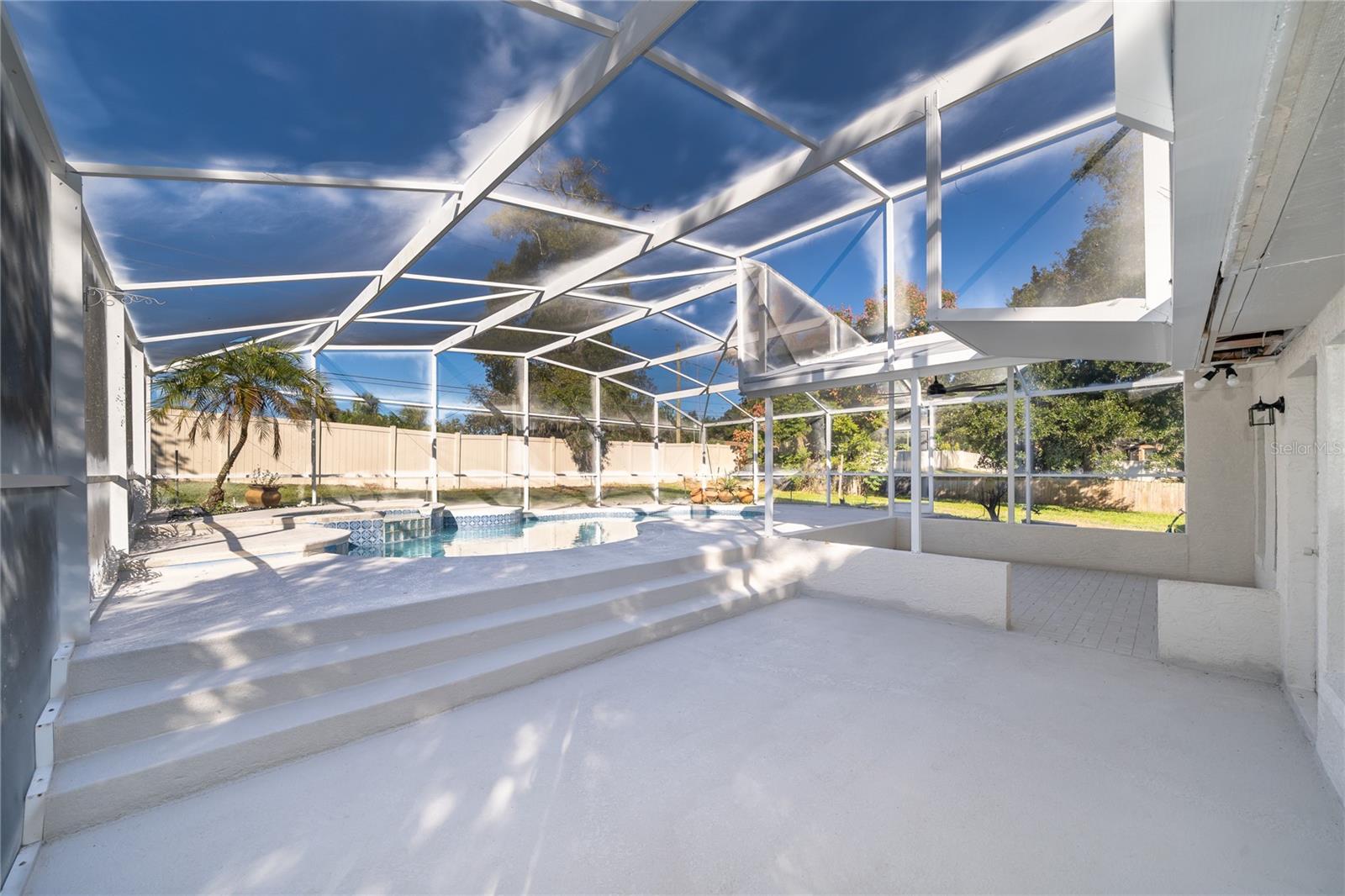 Image 39 of 41 For 1250 Glenmore Drive