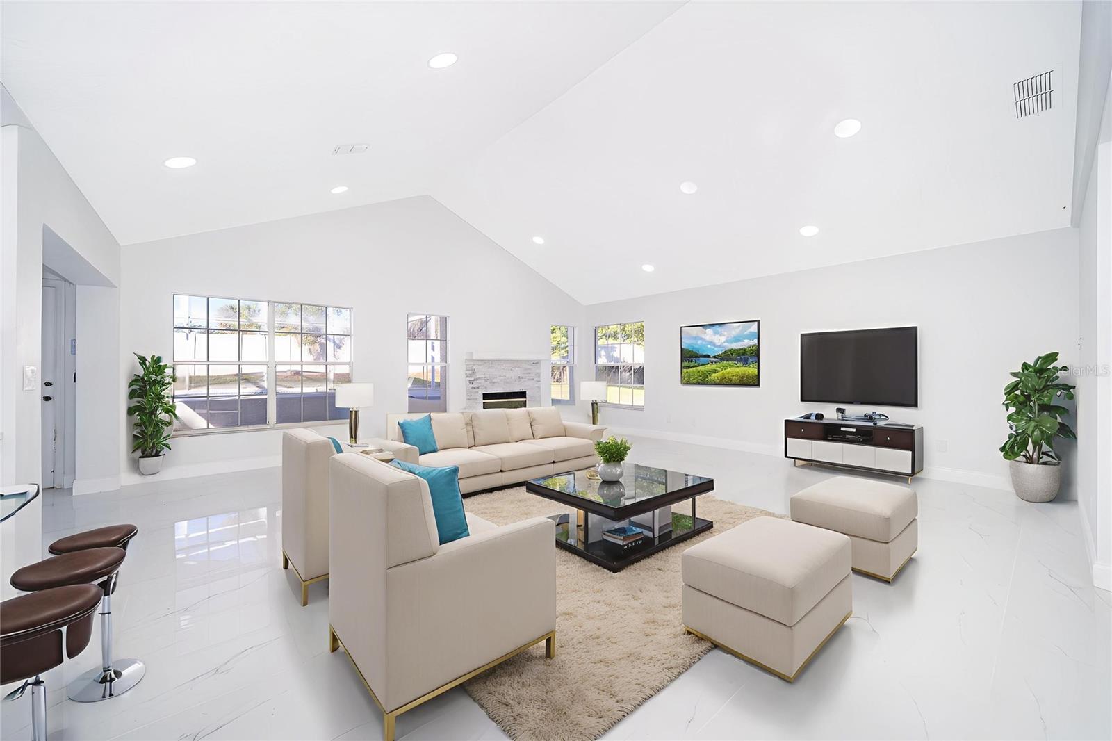 Image 9 of 41 For 1250 Glenmore Drive