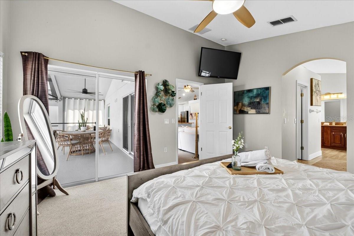 Image 22 of 46 For 654 Kildrummy Drive