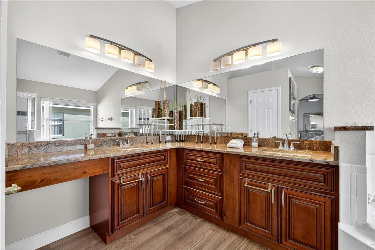 Image 25 of 46 For 654 Kildrummy Drive