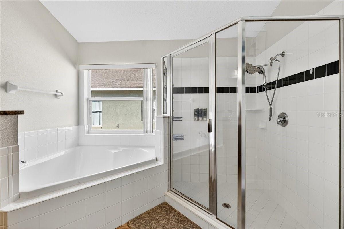 Image 26 of 46 For 654 Kildrummy Drive