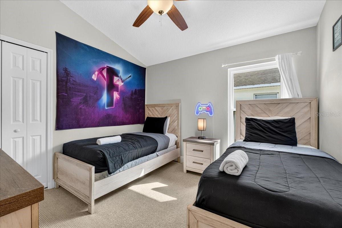 Image 29 of 46 For 654 Kildrummy Drive