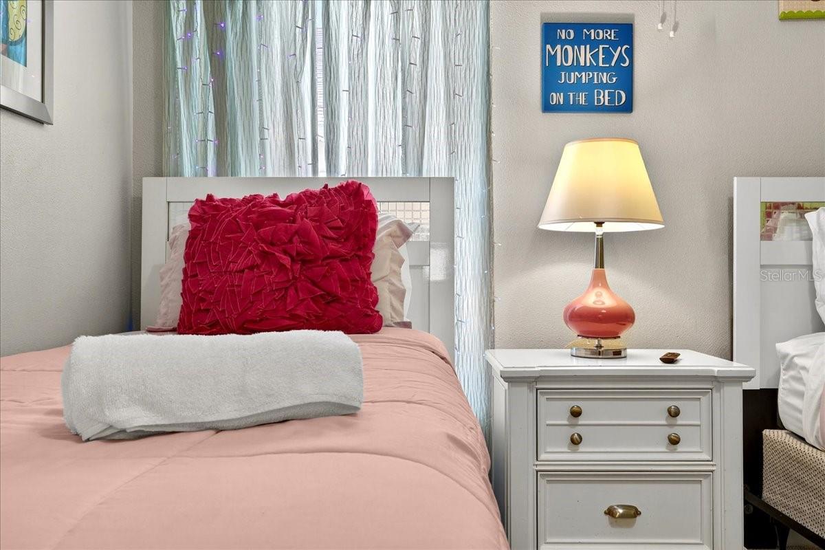 Image 32 of 46 For 654 Kildrummy Drive