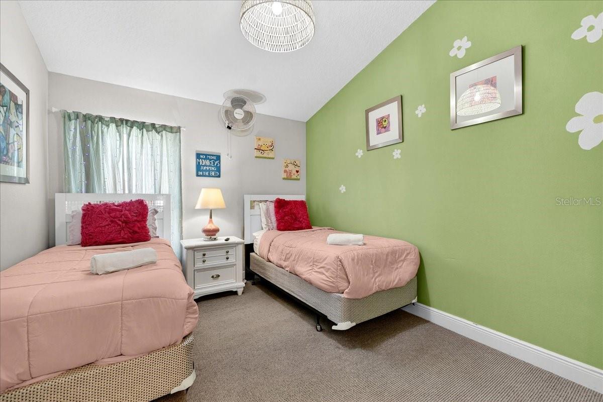 Image 33 of 46 For 654 Kildrummy Drive