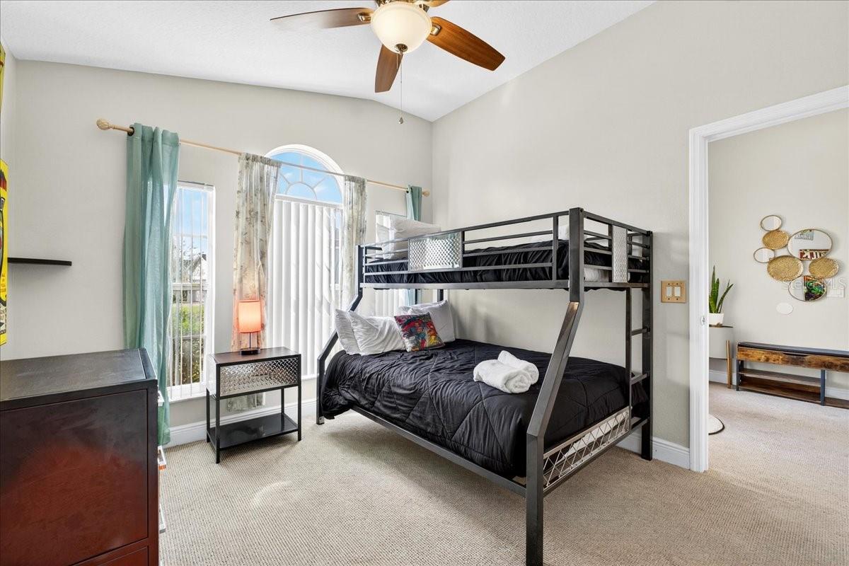 Image 34 of 46 For 654 Kildrummy Drive