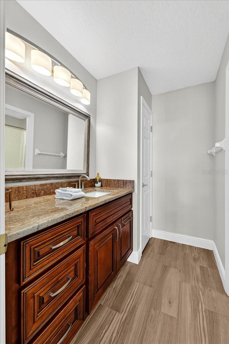 Image 39 of 46 For 654 Kildrummy Drive