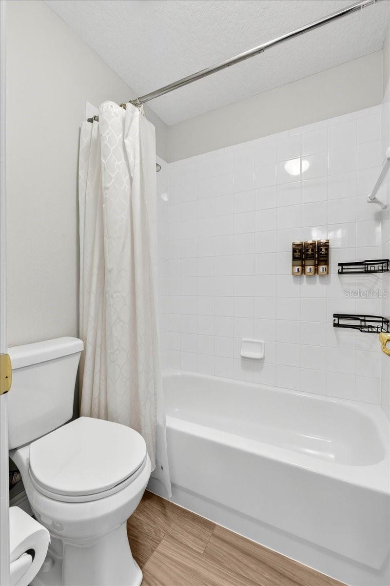 Image 40 of 46 For 654 Kildrummy Drive