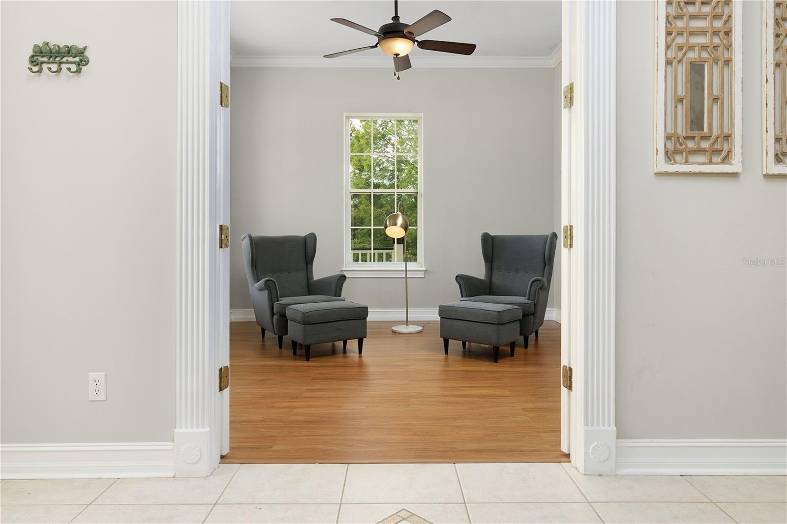 Listing photo id 14 for 216 Eastpark Drive