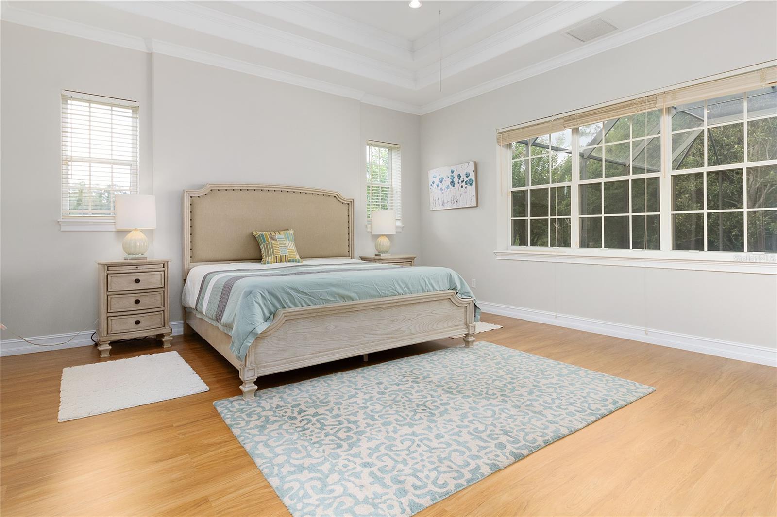 Listing photo id 22 for 216 Eastpark Drive