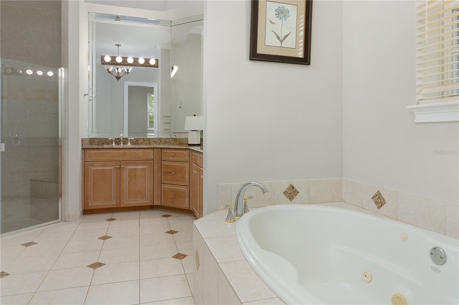 Listing photo id 27 for 216 Eastpark Drive