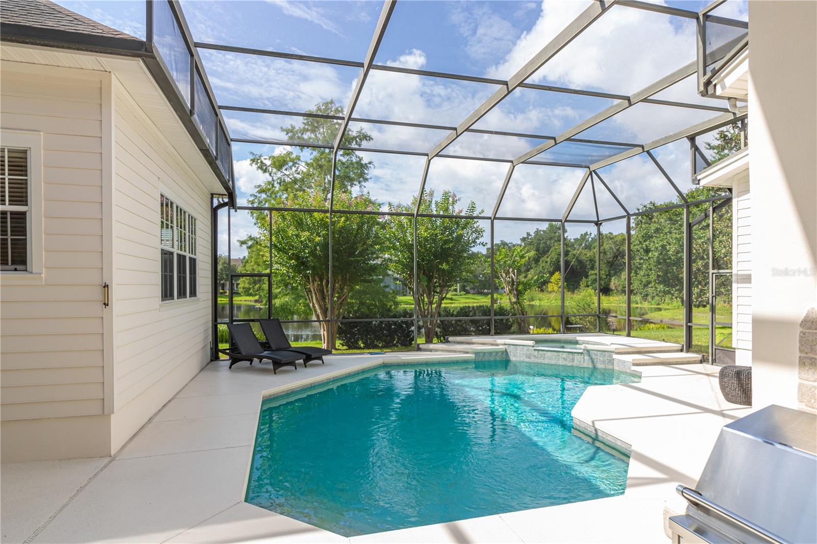 Listing photo id 58 for 216 Eastpark Drive